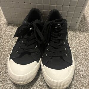 Rocket Dog Black and White Sneakers